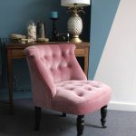 Fauteuil en velours rose