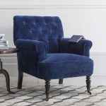 Fauteuil en velours bleu